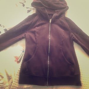 Lululemon women’s hoodie